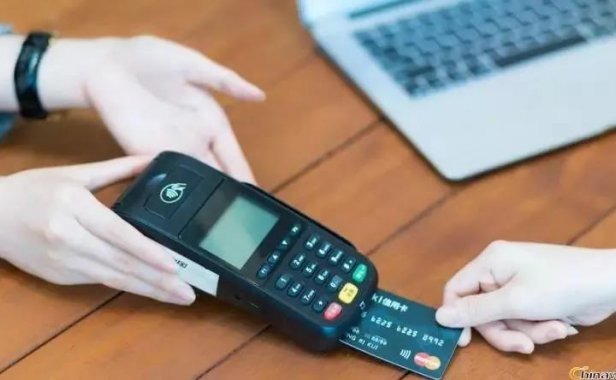 POS机上刷卡,哪些商户有利于信用卡提额?